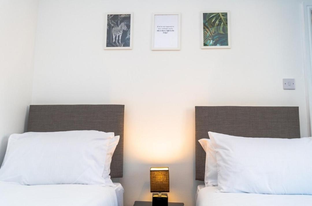 Charming York House- Walking Distance To Town Centre Villa Екстериор снимка