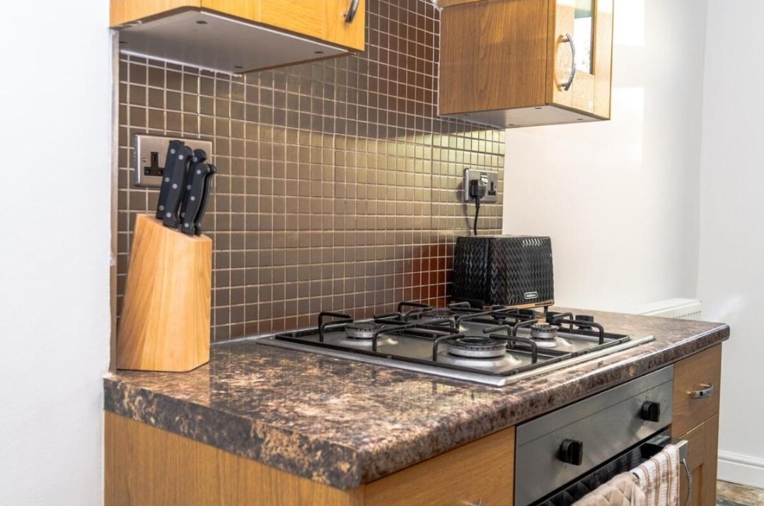 Charming York House- Walking Distance To Town Centre Villa Екстериор снимка