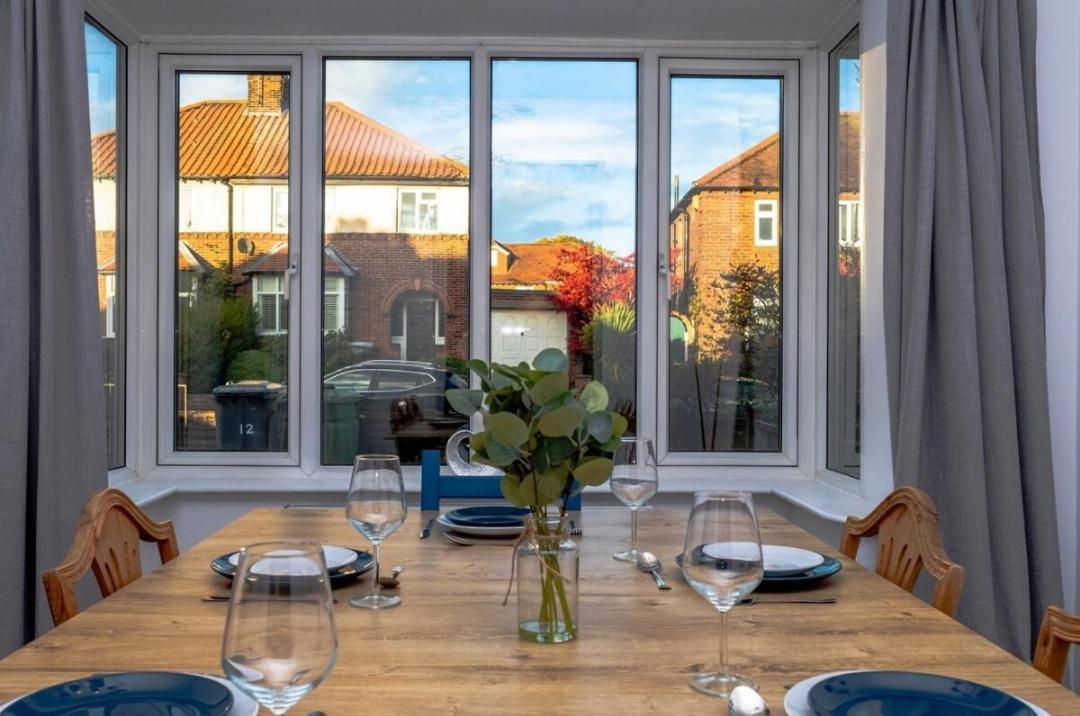 Charming York House- Walking Distance To Town Centre Villa Екстериор снимка